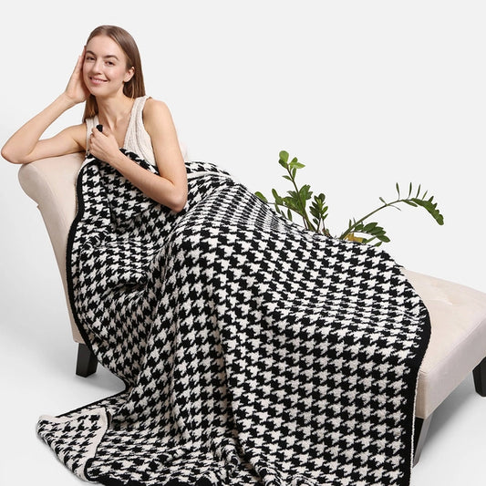 Houndstooth Pattern Luxury Soft Throw Blanket- Black